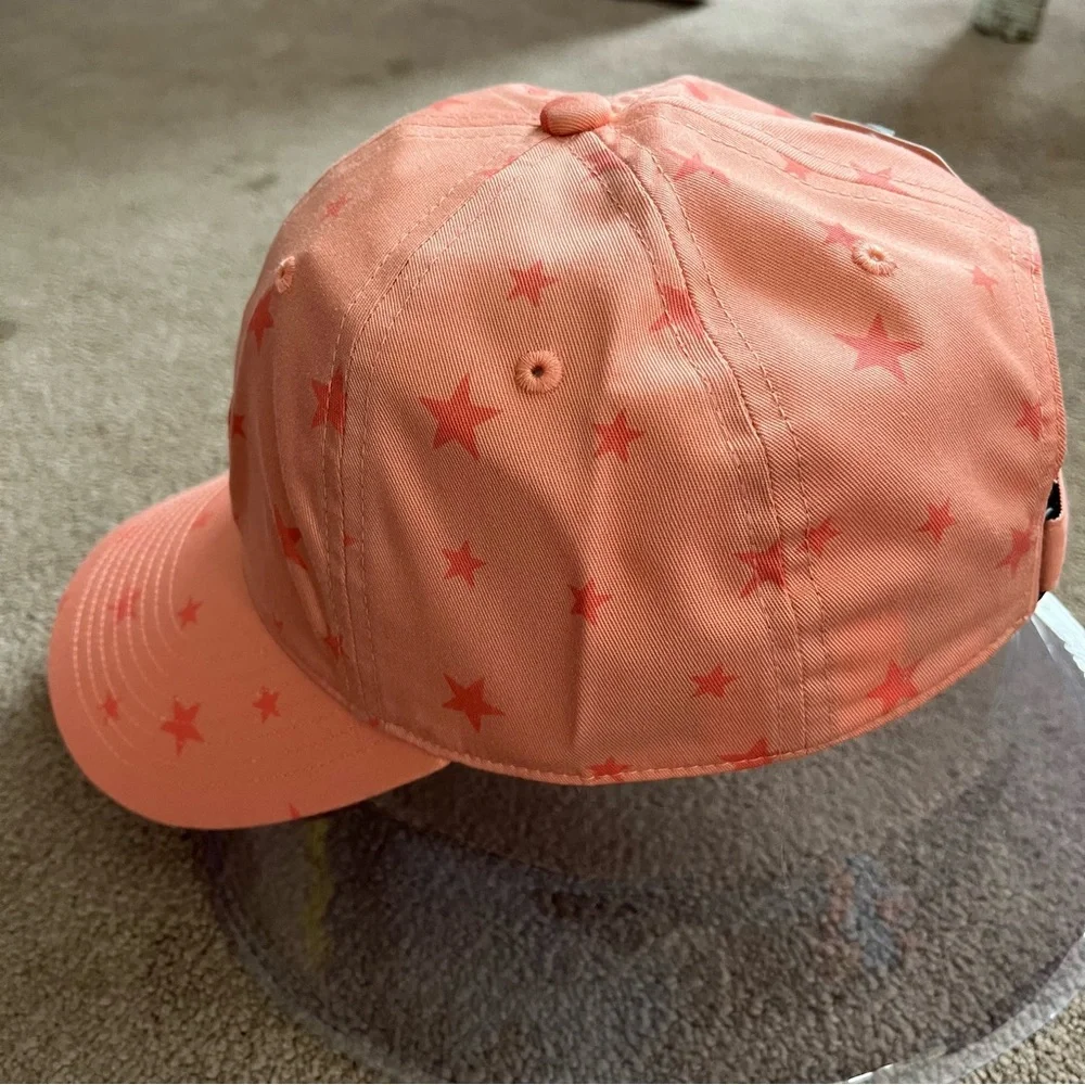Titleist measures brim